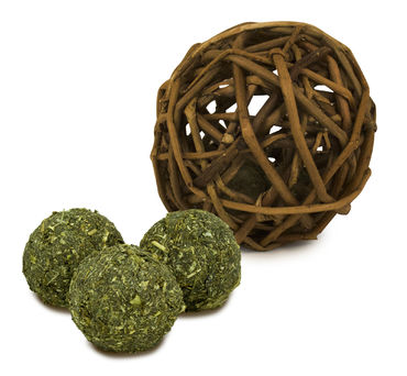 Jr. Farm Nature-Ball Catnip Balls in Willow Ball - Cat Activation Toys - 4024344204104 - 1