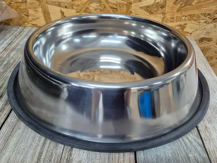 Metal Bowl with Black Edge - Dog Metal Bowls - 4033766728204 - 1